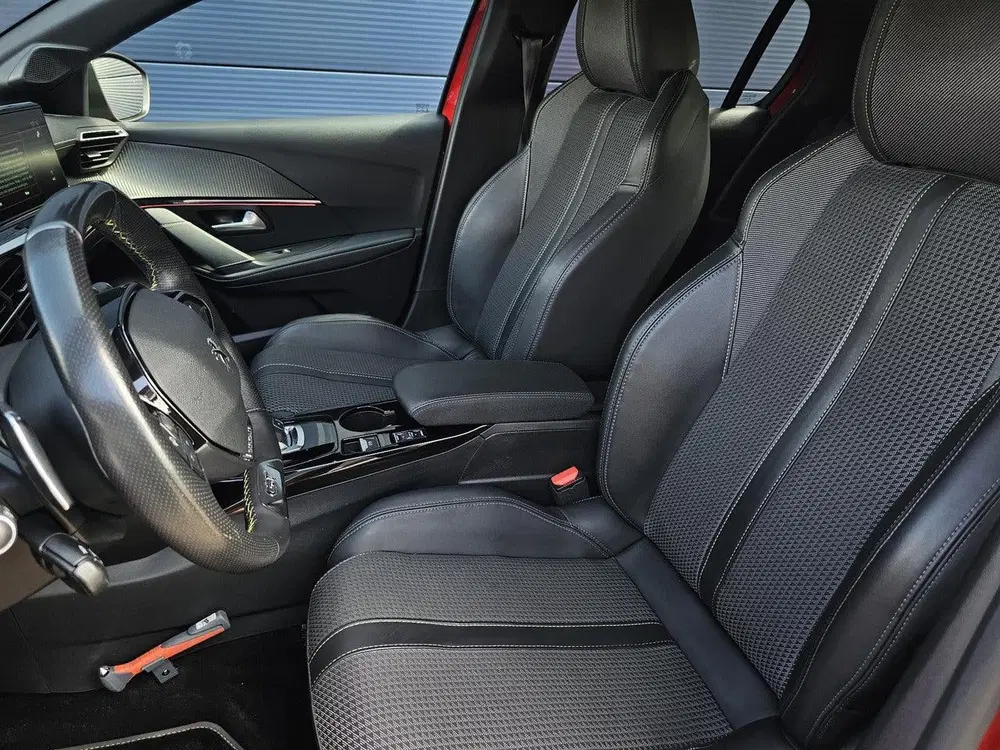 Peugeot 208 1.2 PureTech GT EAT8 100pk Automaat uit 2021, foto 20