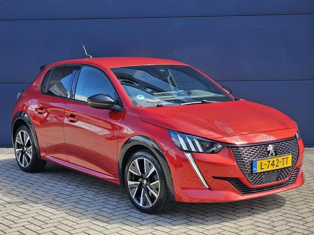 Peugeot 208 1.2 PureTech GT EAT8 100pk Automaat uit 2021, foto 3