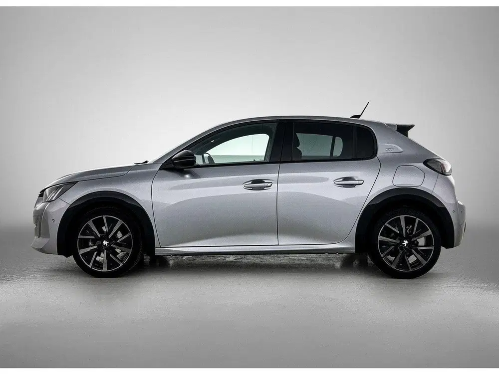 Peugeot 208 GT Pack 130pk Automaat uit 2022, foto 2