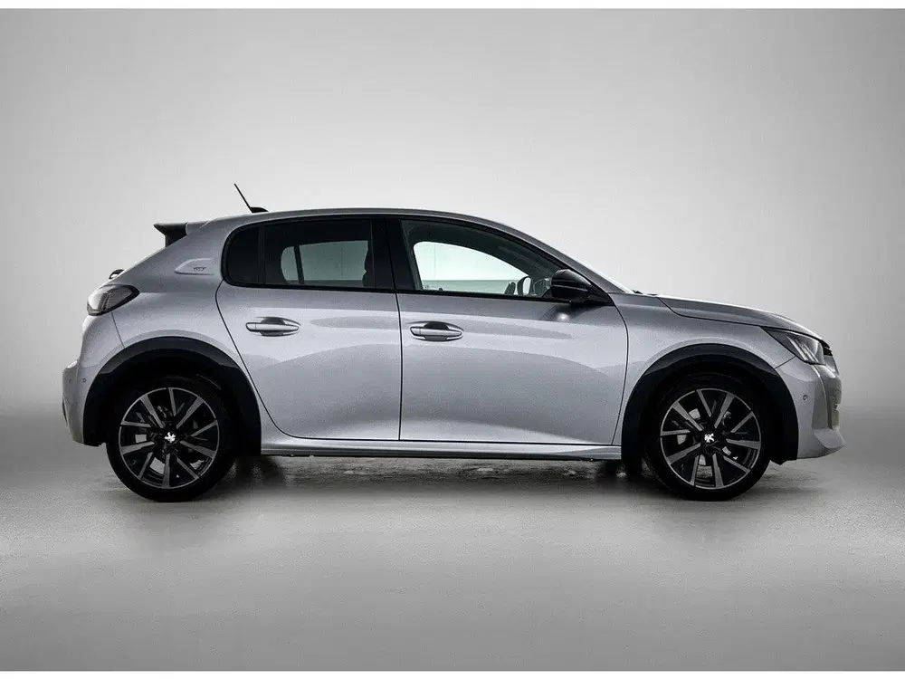 Peugeot 208 GT Pack 130pk Automaat uit 2022, foto 7