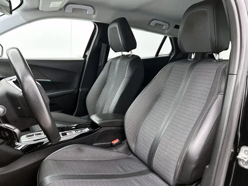 Peugeot 2008 EV Allure Pack 50 kWh uit 2022, foto 9