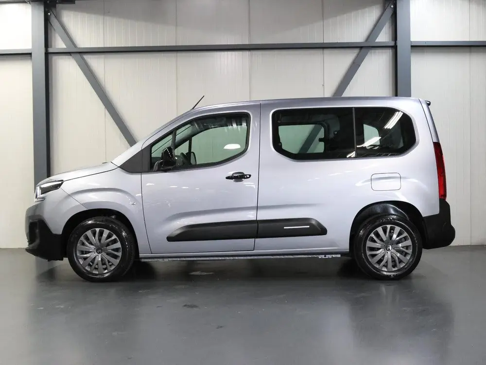 Citroën Berlingo Feel L1 50 kWh 136PK uit 2025, foto 2