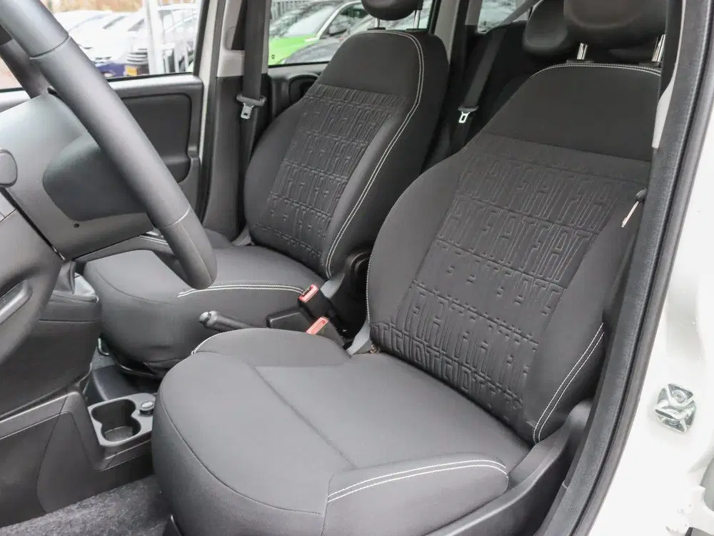 Fiat Panda 1.0 Hybrid Cross uit 2023, foto 14