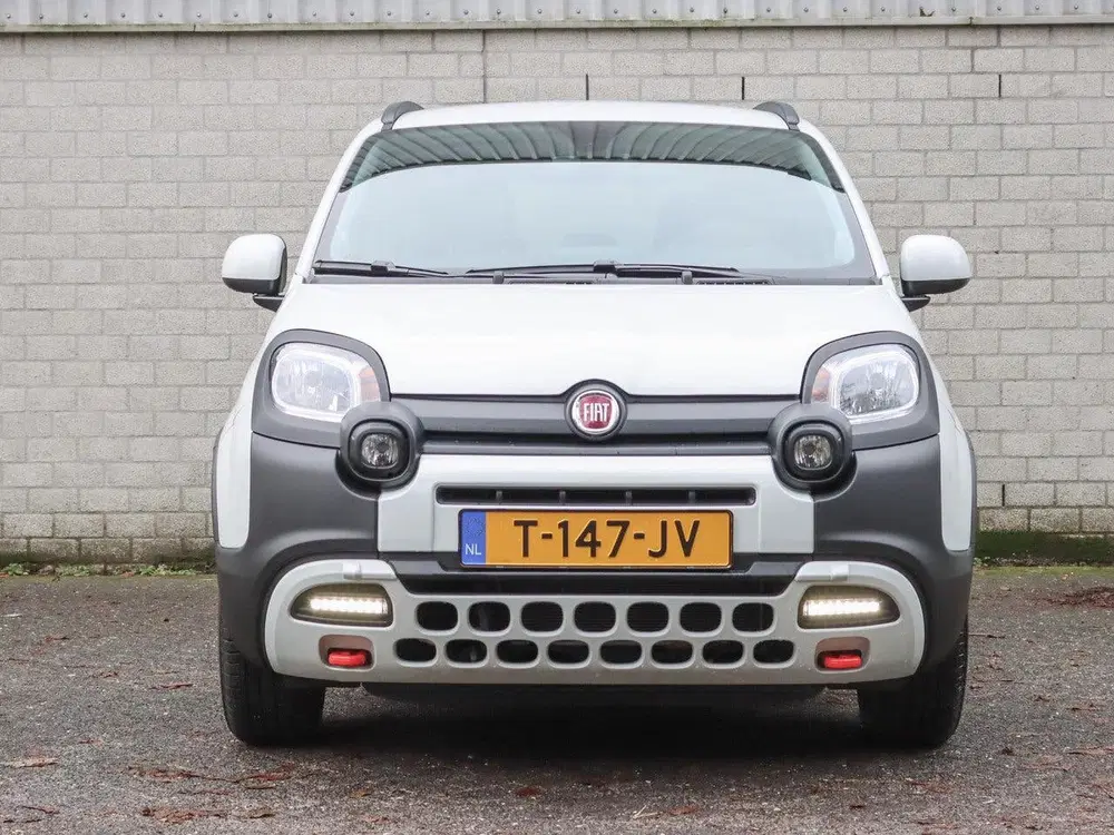 Fiat Panda 1.0 Hybrid Cross uit 2023, foto 5