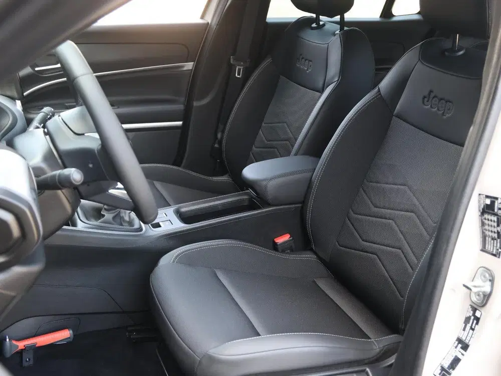 Jeep Avenger 1.2 100pk Summit uit 2025, foto 11