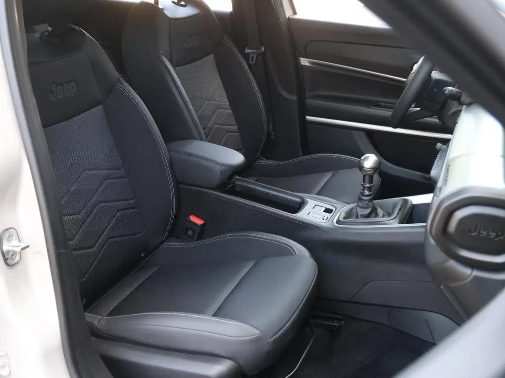 Jeep Avenger 1.2 100pk Summit uit 2025, foto 9