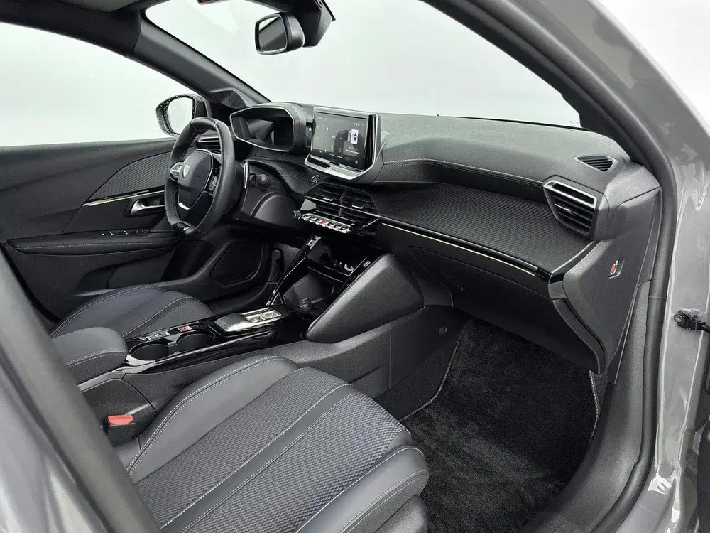 Peugeot 208 GT Hybrid 110 pk Automaat uit 2025, foto 13