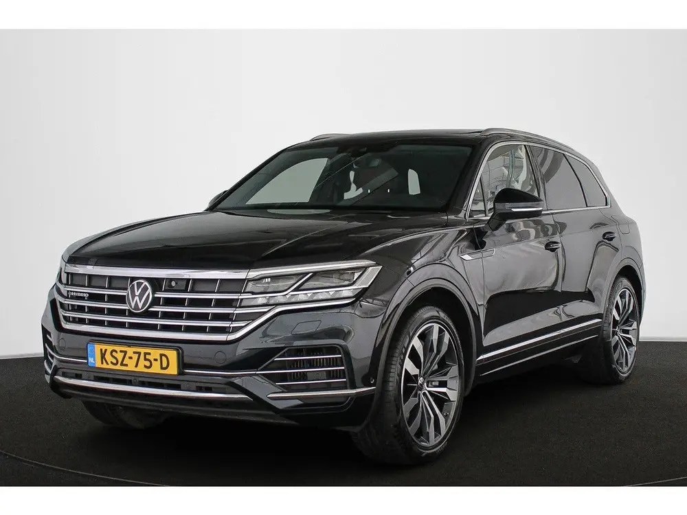 Volkswagen Touareg 3.0 TSi eHybrid 4MOTION Luchtvering Panor uit 2022