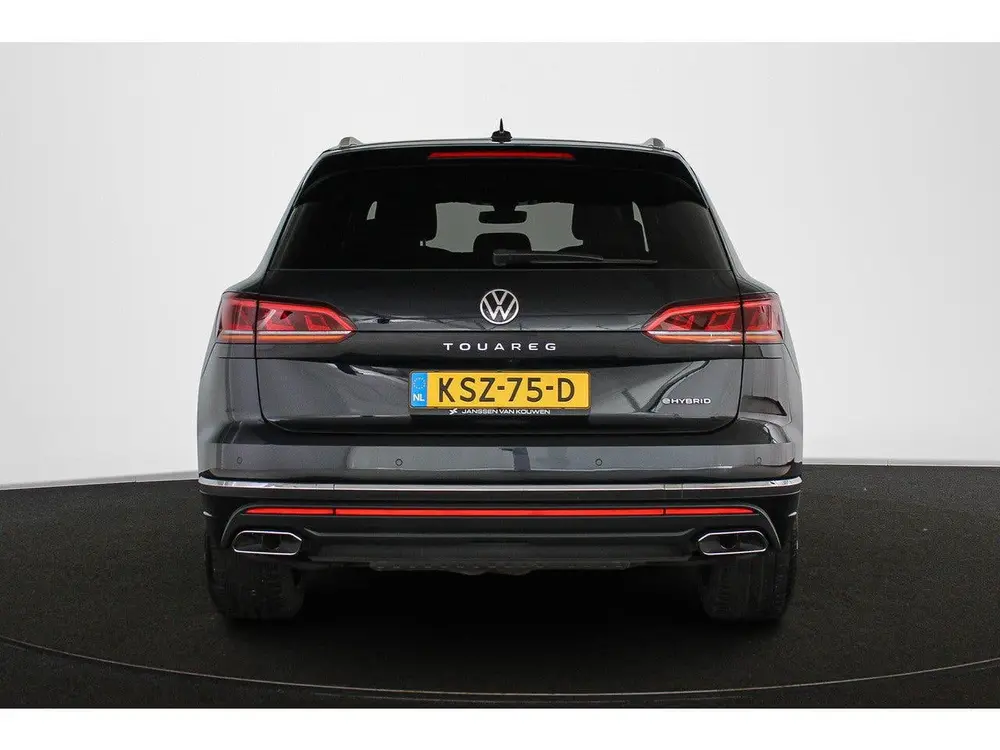 Volkswagen Touareg 3.0 TSi eHybrid 4MOTION Luchtvering Panor uit 2022, foto 17