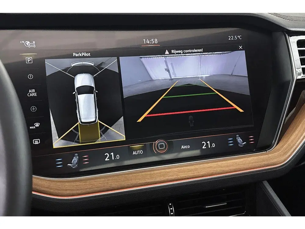 Volkswagen Touareg 3.0 TSi eHybrid 4MOTION Luchtvering Panor uit 2022, foto 18