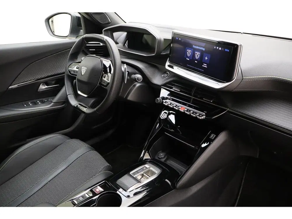 Peugeot 2008 1.2 Hybrid 145 GT Navigatie uit 2024, foto 11
