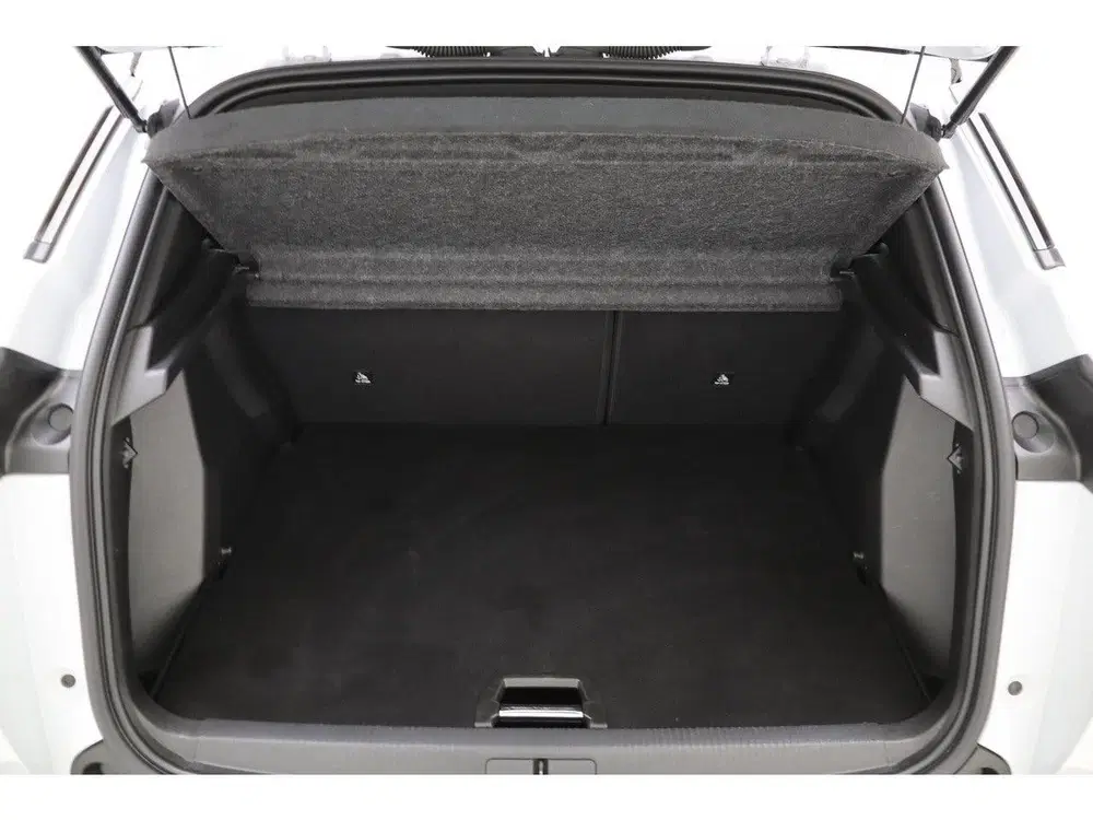 Peugeot 2008 1.2 Hybrid 145 GT Navigatie uit 2024, foto 16