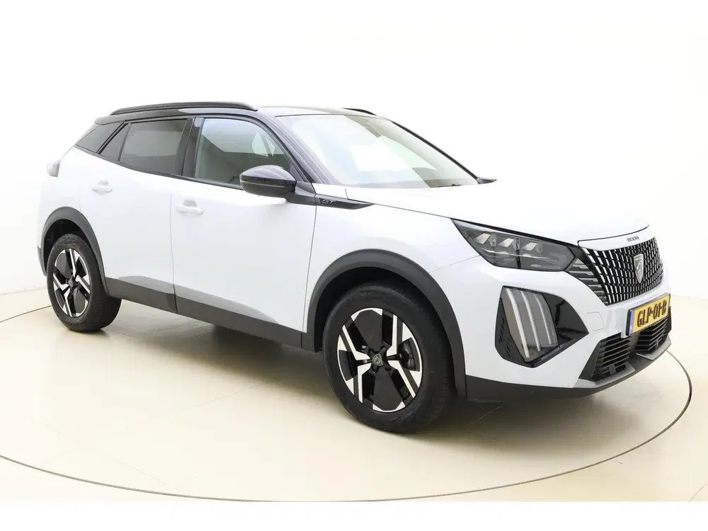 Peugeot 2008 1.2 Hybrid 145 GT Navigatie uit 2024, foto 7