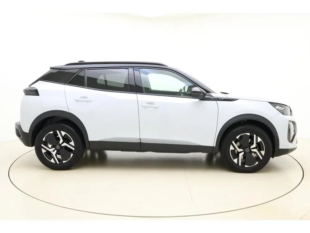 Peugeot 2008 1.2 Hybrid 145 GT Navigatie uit 2024, foto 8