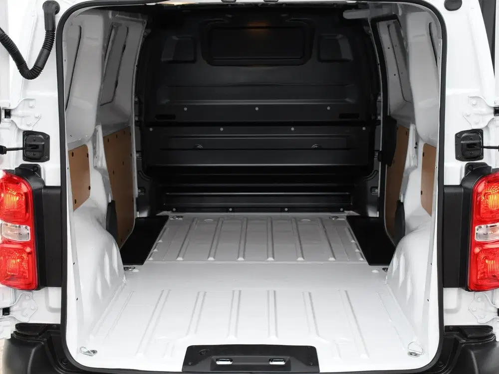Citroën Jumpy GB L2H1 1.5 BlueHDI 120pk SURROUND NAV PAK uit 2024, foto 11