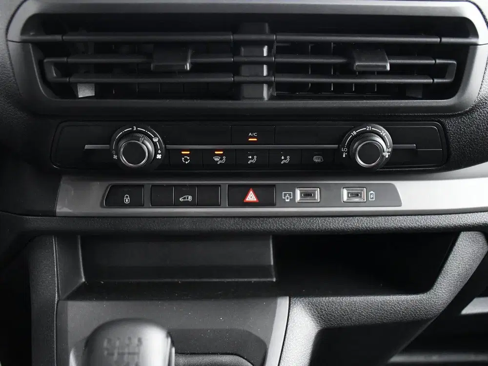 Citroën Jumpy GB L2H1 1.5 BlueHDI 120pk SURROUND NAV PAK uit 2024, foto 19