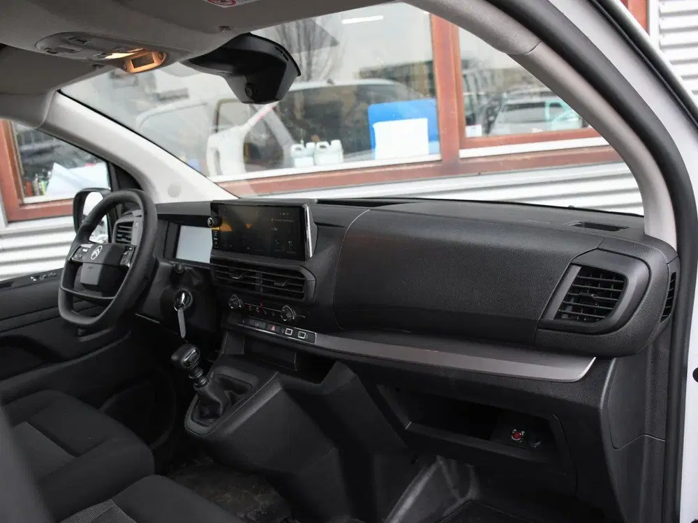 Citroën Jumpy GB L2H1 1.5 BlueHDI 120pk SURROUND NAV PAK uit 2024, foto 8
