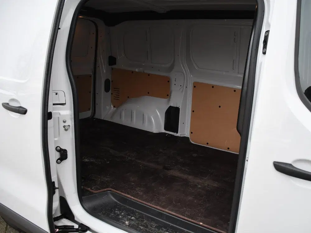 Citroën Jumpy GB L2H1 1.5 BlueHDI 120pk SURROUND NAV PAK uit 2024, foto 10