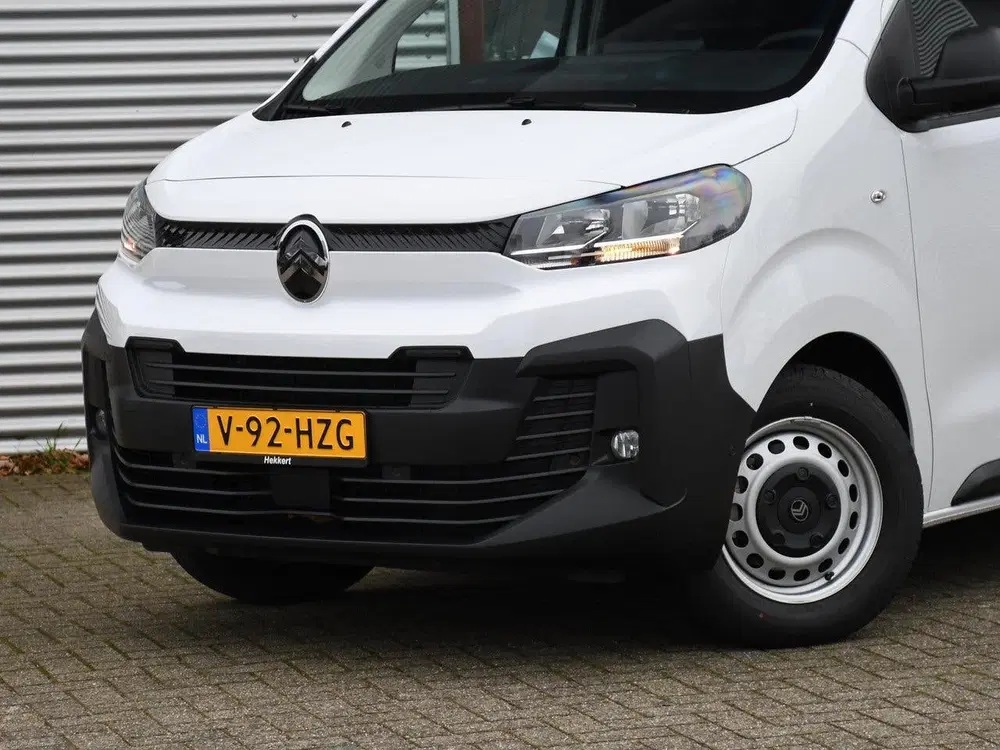 Citroën Jumpy GB L2H1 1.5 BlueHDI 120pk SURROUND NAV PAK uit 2024, foto 2