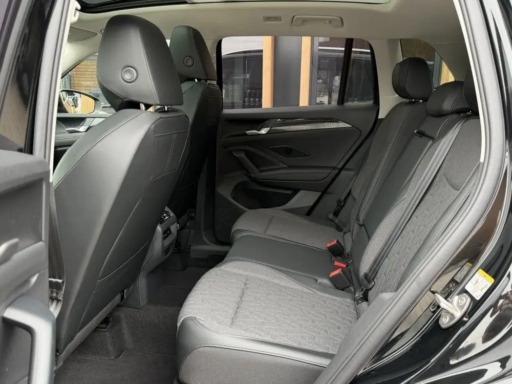 Volkswagen Tiguan Life 1.5 TSI PHEV DSG 204 Pk | Pano | Trek uit 2026, foto 5
