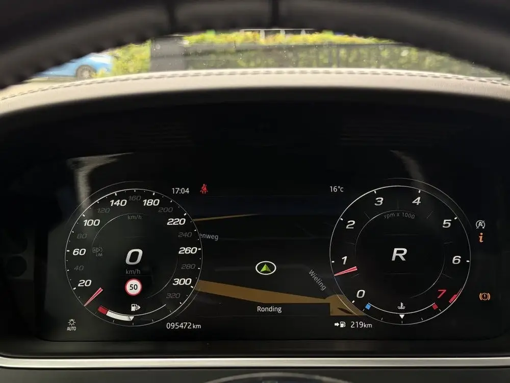 Jaguar F-Type P300 RWD R-Dynamic (bj 2021, automaat) uit 2021, foto 11