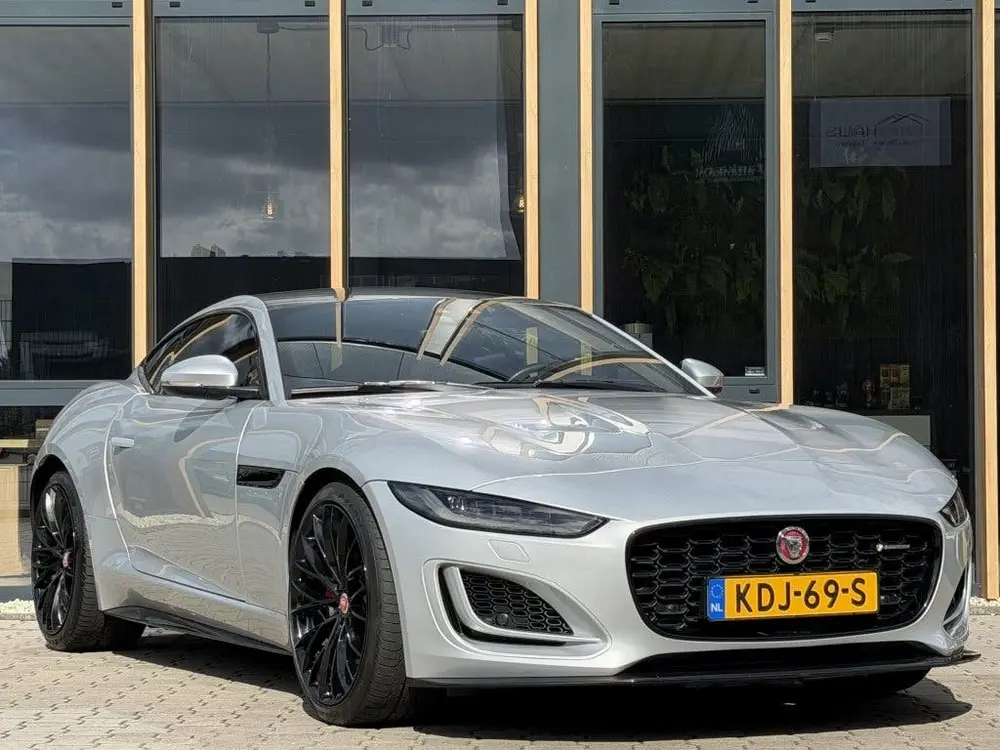 Jaguar F-Type P300 RWD R-Dynamic (bj 2021, automaat) uit 2021, foto 13