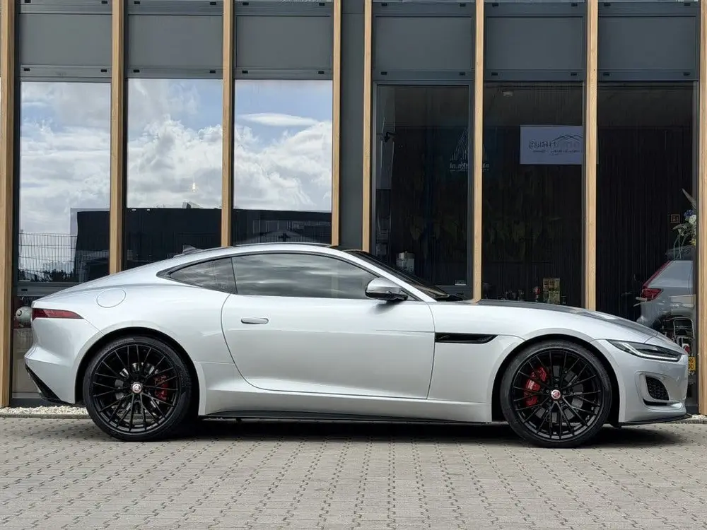 Jaguar F-Type P300 RWD R-Dynamic (bj 2021, automaat) uit 2021, foto 16