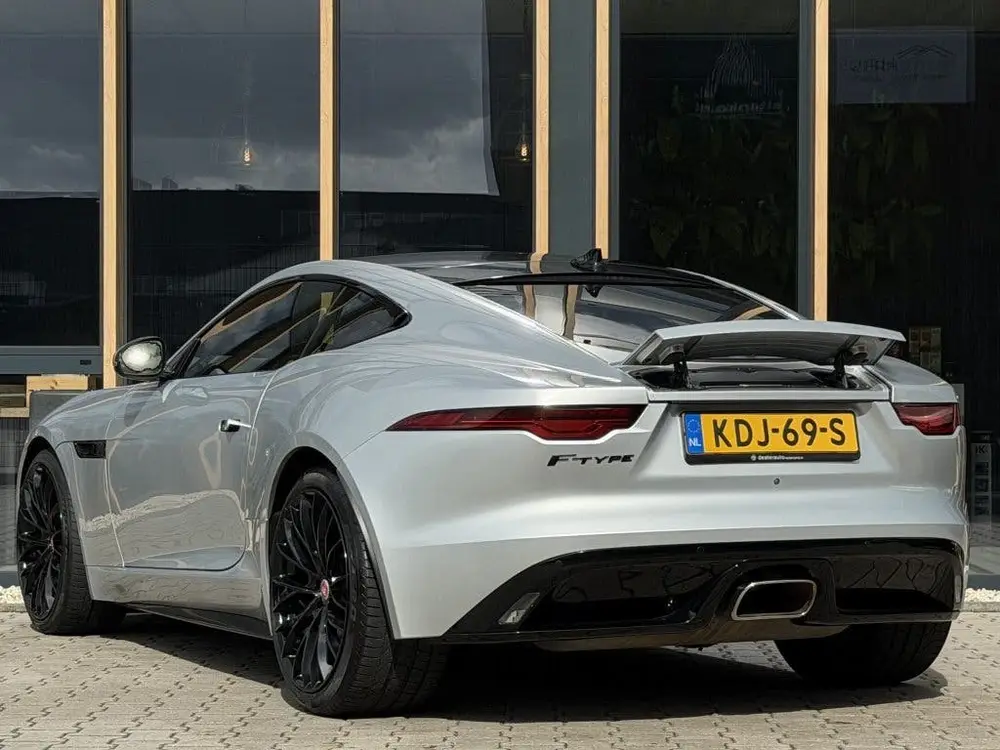 Jaguar F-Type P300 RWD R-Dynamic (bj 2021, automaat) uit 2021, foto 5