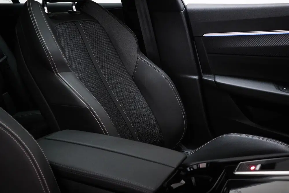Peugeot 508 1.6 HYbrid 180 Allure uit 2024, foto 12