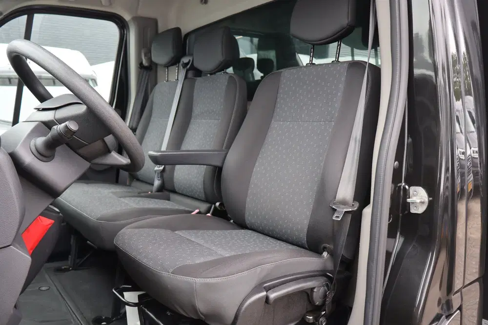 Opel Movano 2.3 CDti Bakwagen Spiegelbak met Laadklep uit 2020, foto 2