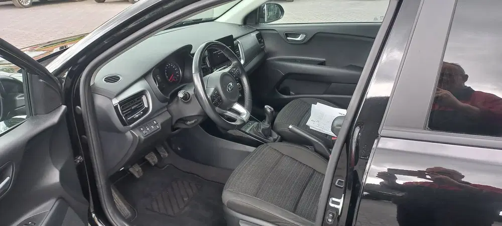 Kia Stonic 1.0 T-GDi MHEV DynamicPlusLine uit 2021, foto 6