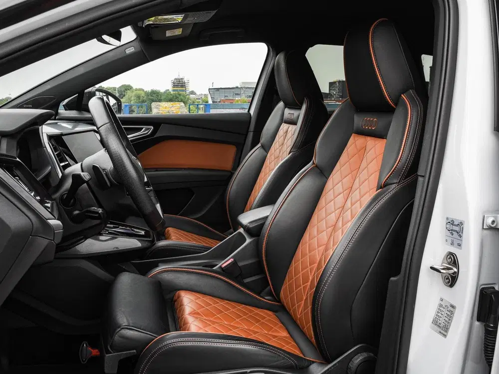Audi Q4 e-tron 40 Launch edition S Competition 77 kWh uit 2022, foto 12