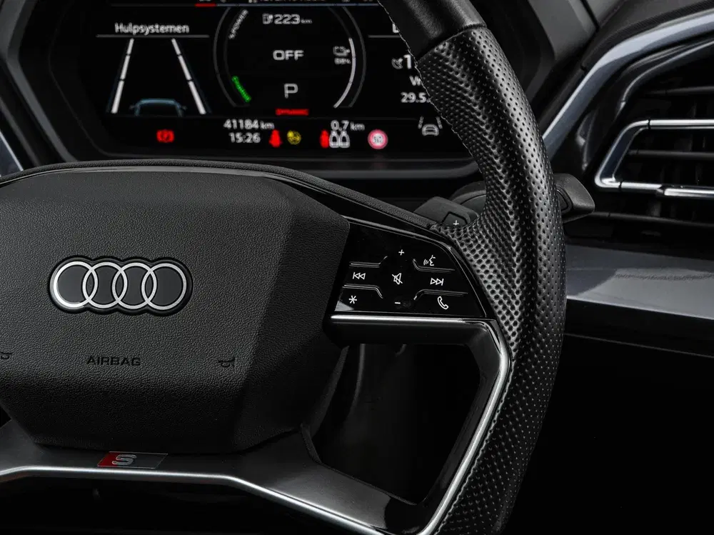 Audi Q4 e-tron 40 Launch edition S Competition 77 kWh uit 2022, foto 20