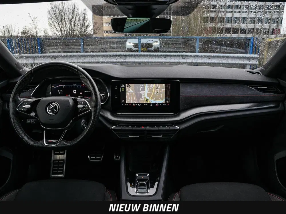 Skoda Octavia 1.4 TSI RS iV PHEV Business 245 PK Panor uit 2021, foto 2