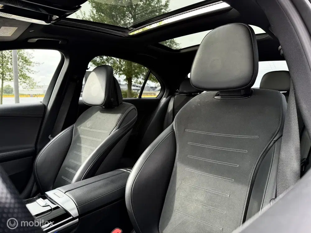 Mercedes-Benz C-Klasse 300 AMG Line uit 2021, foto 13