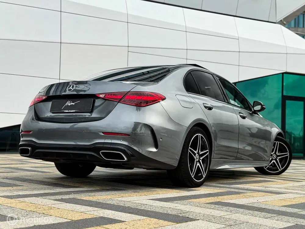 Mercedes-Benz C-Klasse 300 AMG Line uit 2021, foto 2