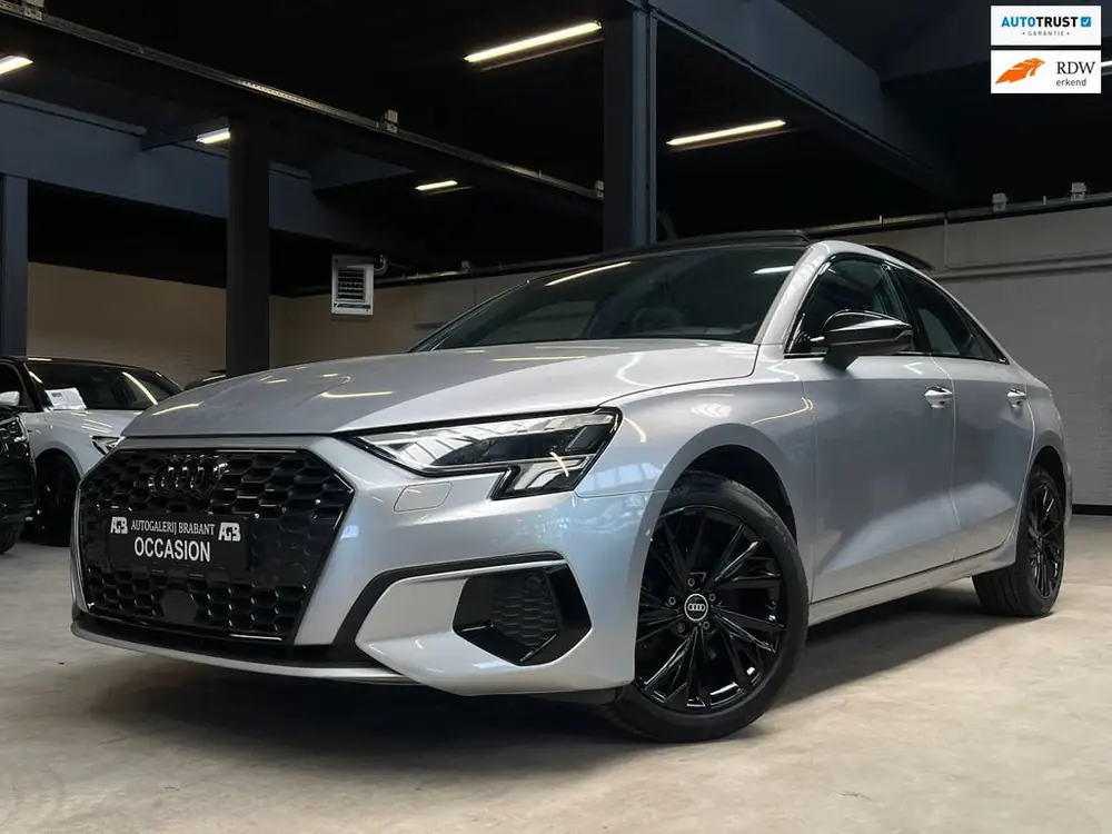 Audi A3 LIMOUSINE 35 TFSI S edition Pano/Carplay/Camera/ACC uit 2021