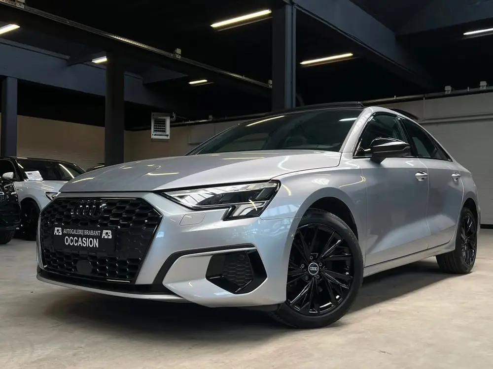 Audi A3 LIMOUSINE 35 TFSI S edition Pano/Carplay/Camera/ACC uit 2021, foto 2