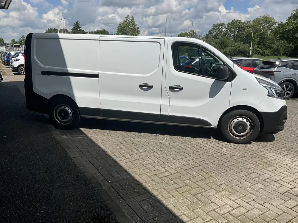 Renault Trafic 2.0 dCi 145 T29 L2H1 Comfort uit 2021, foto 3