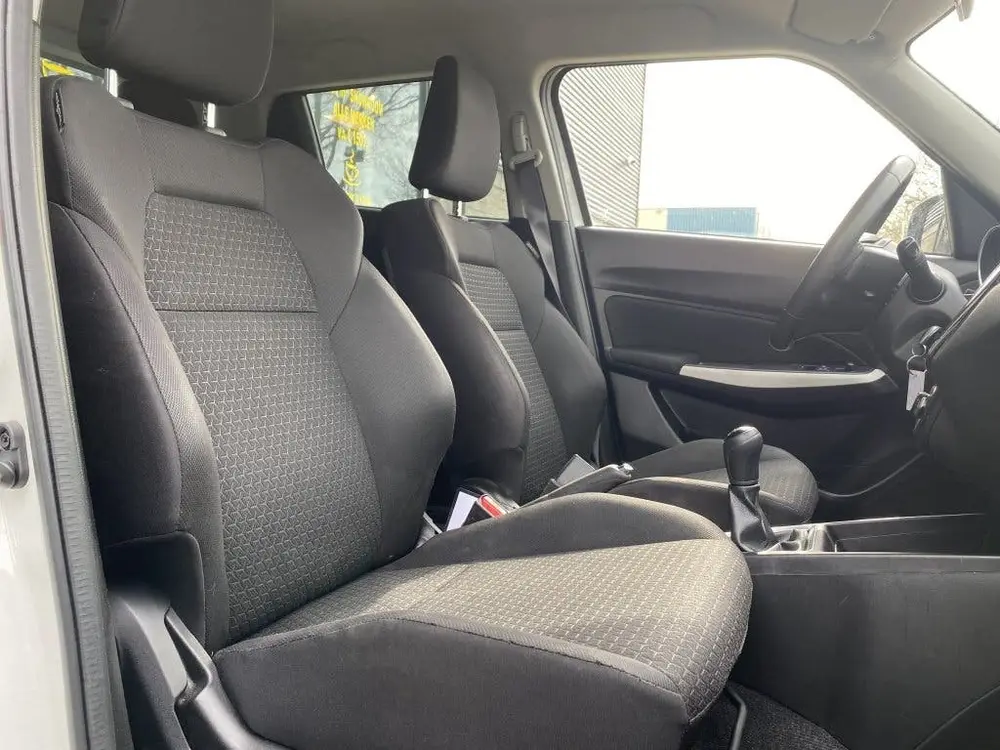 Suzuki Swift 1.2 Select Stoelverwarming/Carplay/L.M. uit 2019, foto 10