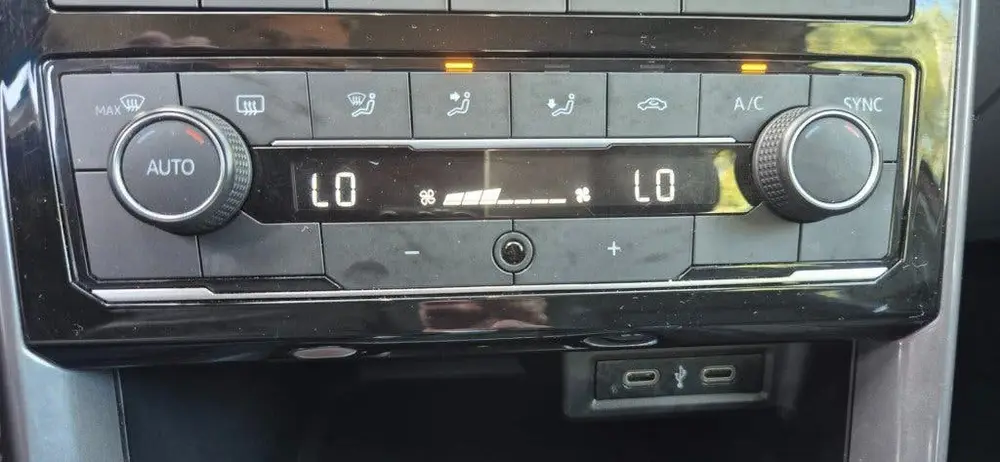 Volkswagen T-CROSS 1.0 TSI Life/adaptief cruise control/R li uit 2021, foto 18