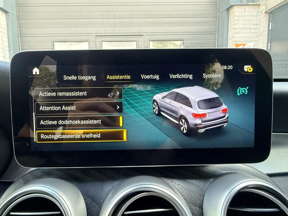 Mercedes-Benz GLC 300e 4MATIC Business Solution AMG uit 2022, foto 20