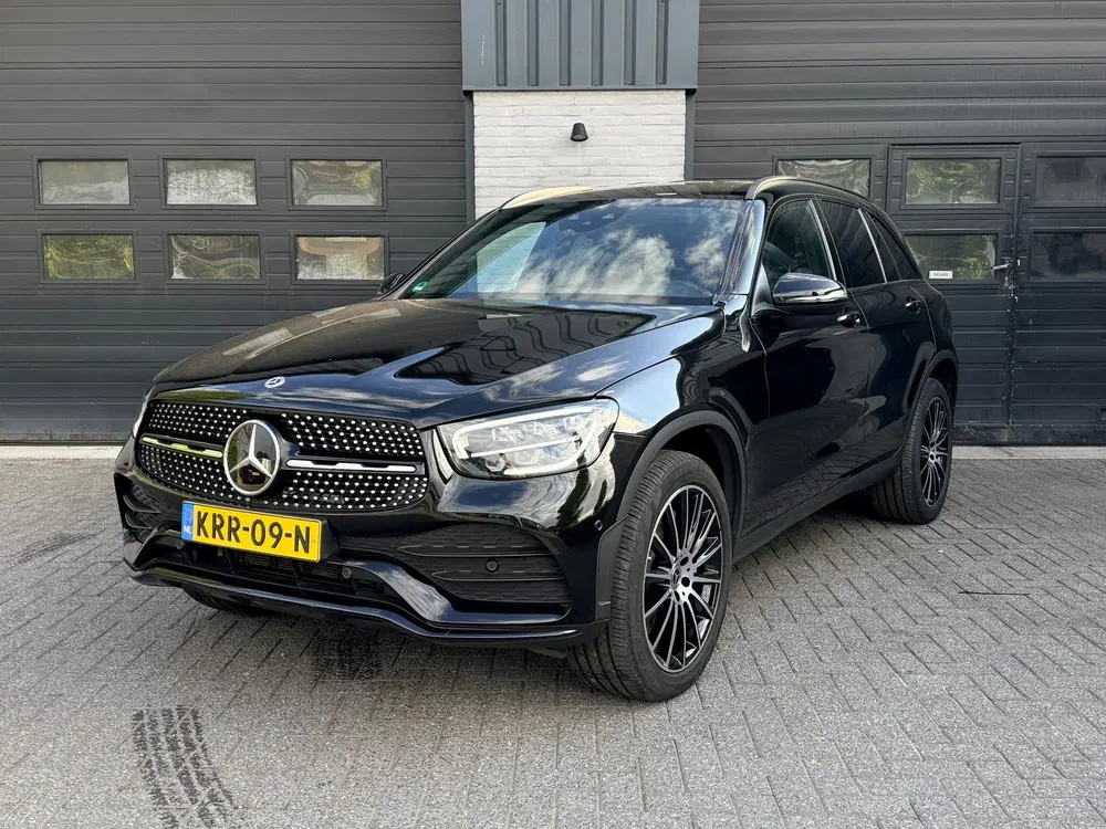 Mercedes-Benz GLC 300e 4MATIC Business Solution AMG uit 2022, foto 3