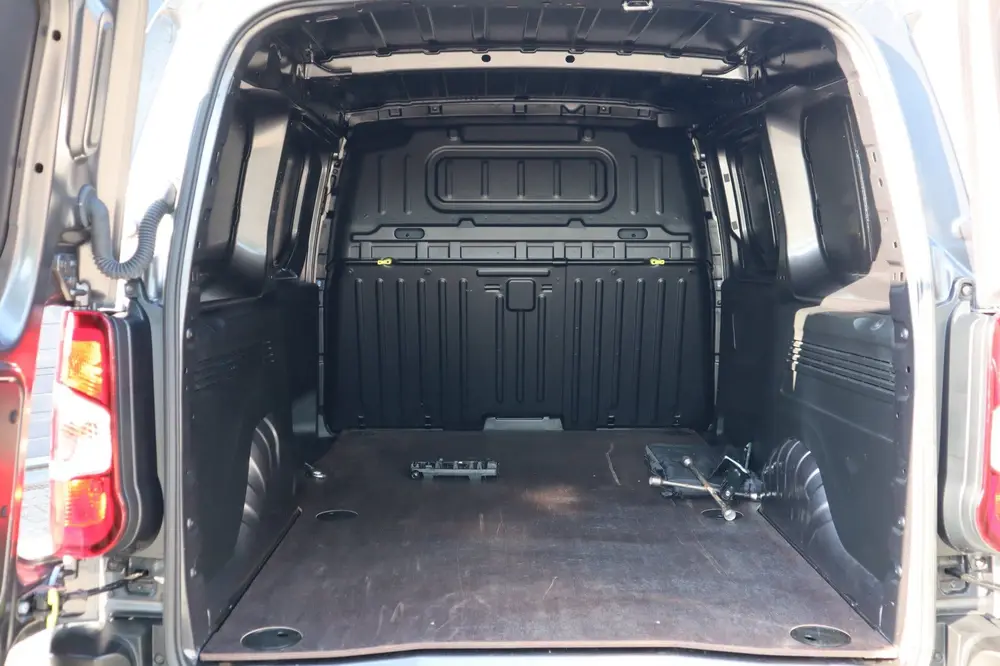 Opel Combo uit 2024, foto 12