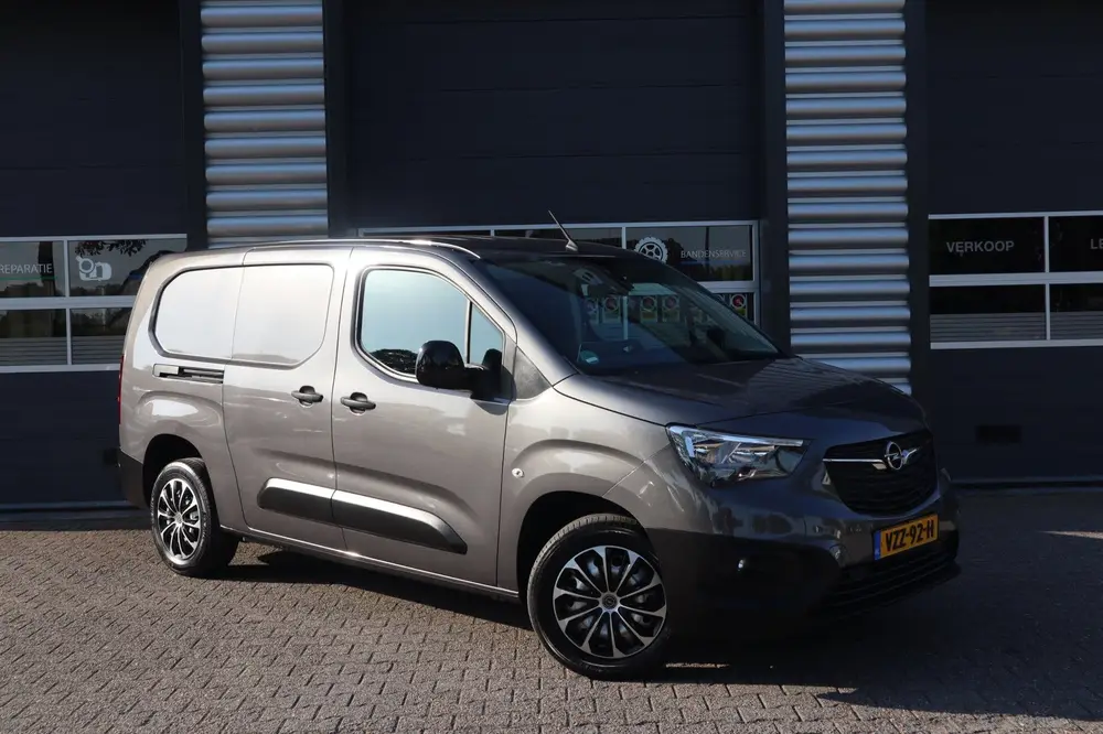Opel Combo uit 2024, foto 4