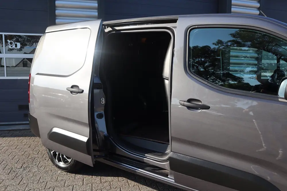 Opel Combo uit 2024, foto 8