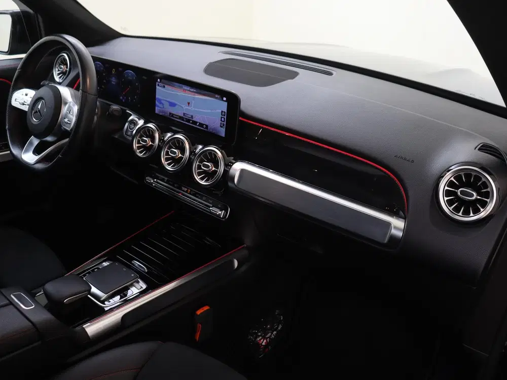 Mercedes-Benz GLB 200 Business Solution AMG uit 2020, foto 10