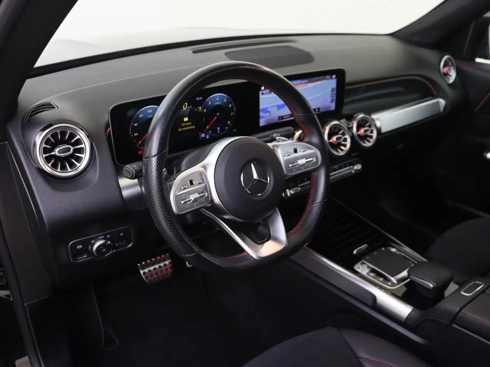 Mercedes-Benz GLB 200 Business Solution AMG uit 2020, foto 12