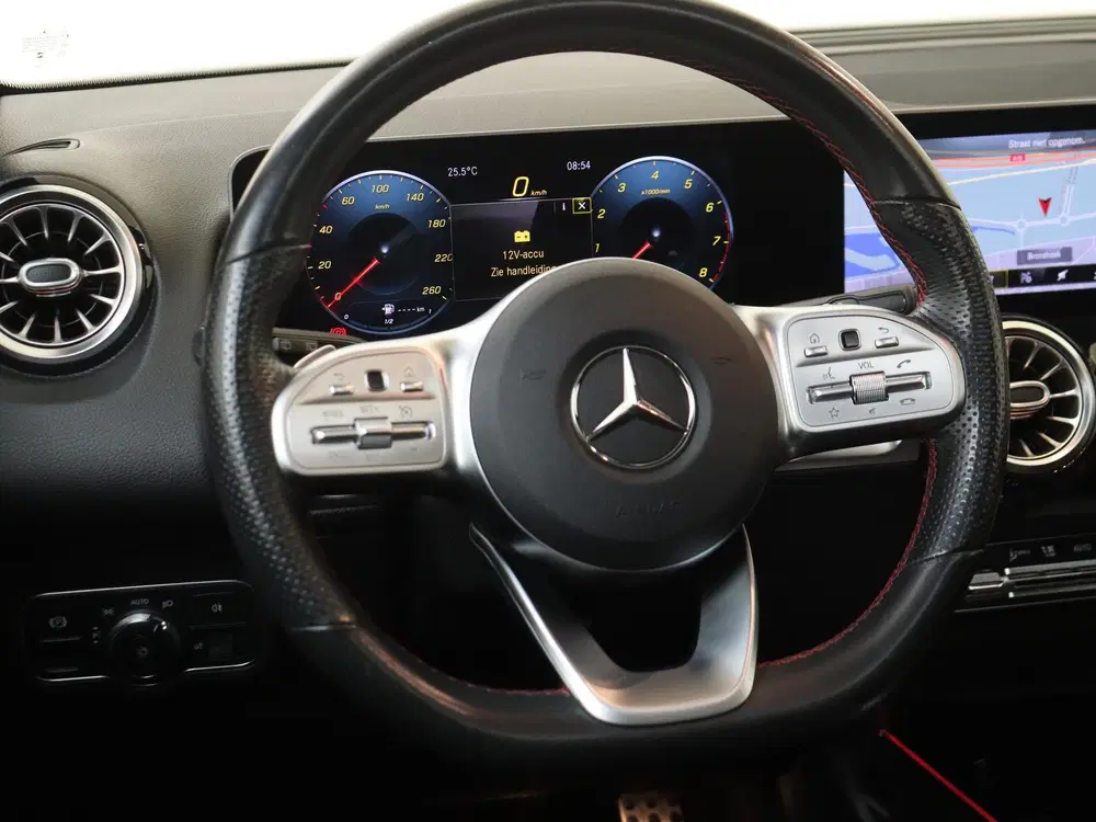 Mercedes-Benz GLB 200 Business Solution AMG uit 2020, foto 14