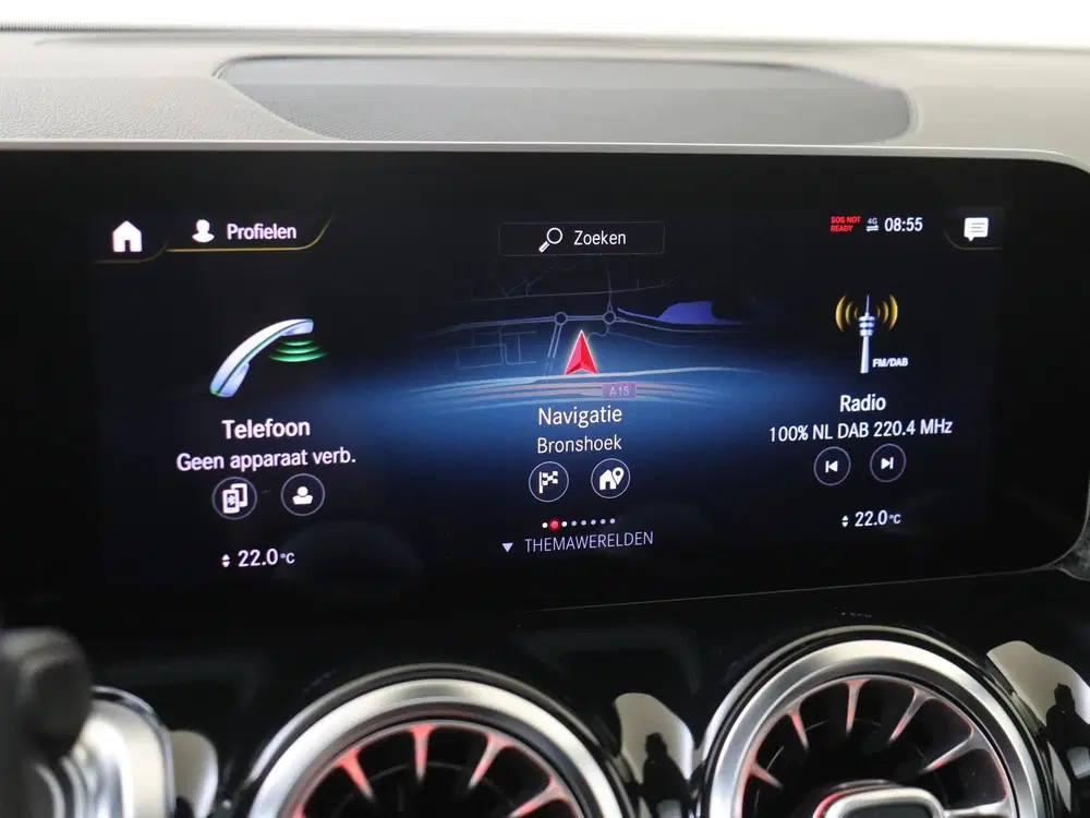 Mercedes-Benz GLB 200 Business Solution AMG uit 2020, foto 19